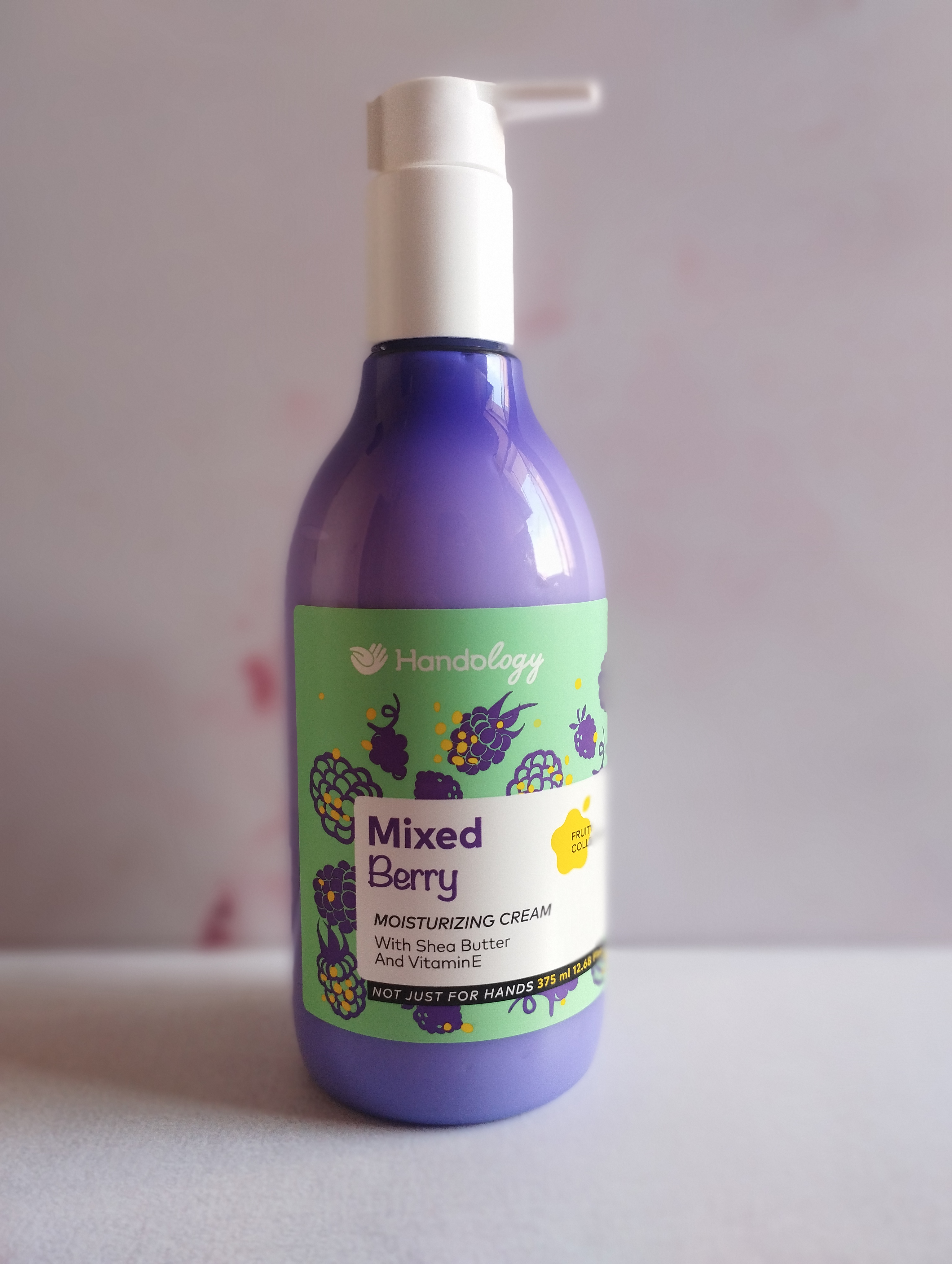 کرم مرطوب کننده و آبرسان دست و صورت هندولوژی